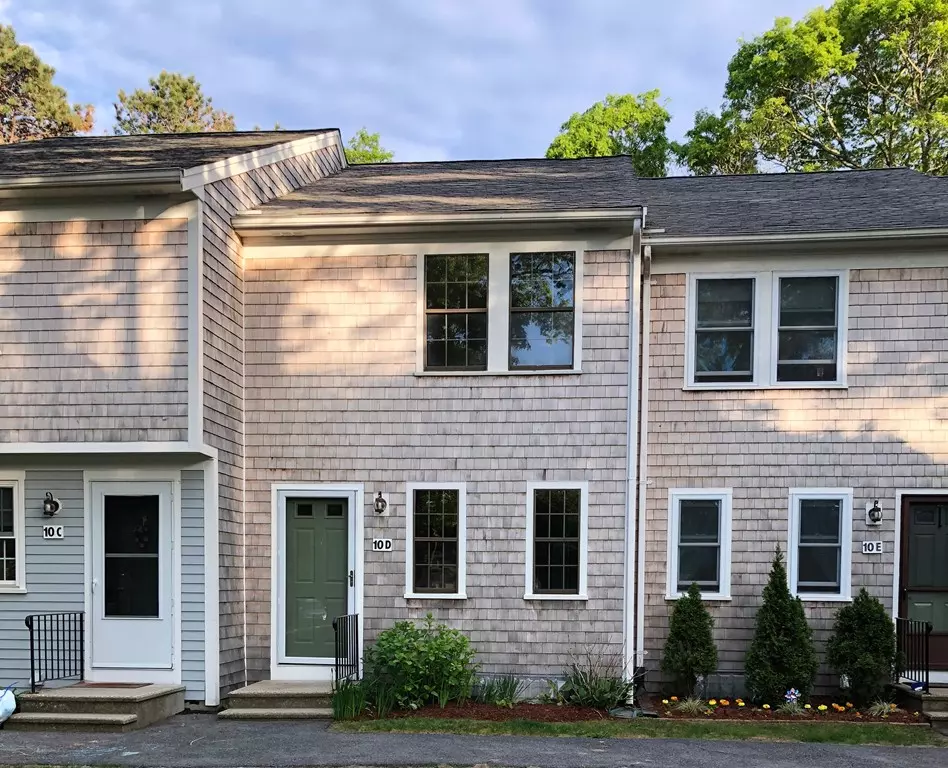 Mashpee, MA 02649,300 Falmouth #10d