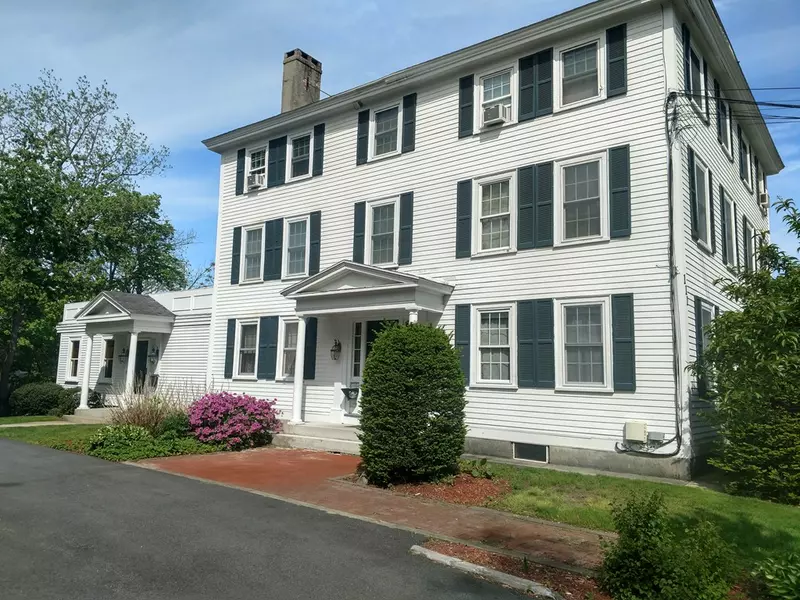 111 Main St #4, Andover, MA 01810