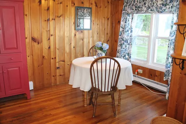 Upton, MA 01568,120 High St