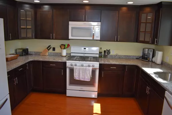 Salem, MA 01970,3 Desmond Ter