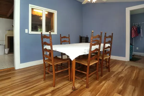 West Newbury, MA 01985,386 Main St