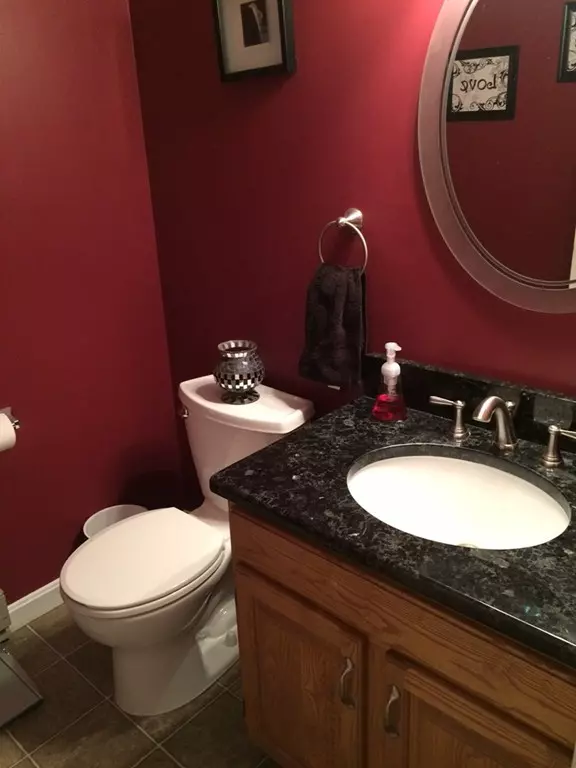 Sturbridge, MA 01518,5 Hinman St #5