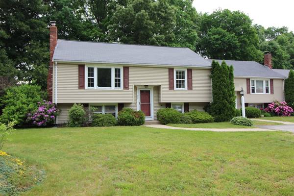 Wrentham, MA 02093,325 Cowell Rd #325