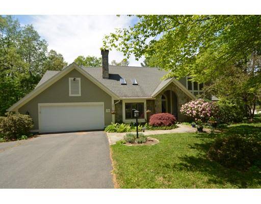 28 Trillium Way, Amherst, MA 01002