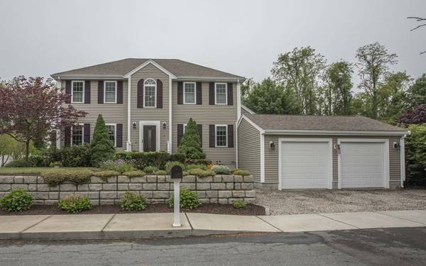 5 Shaw St, Mattapoisett, MA 02739