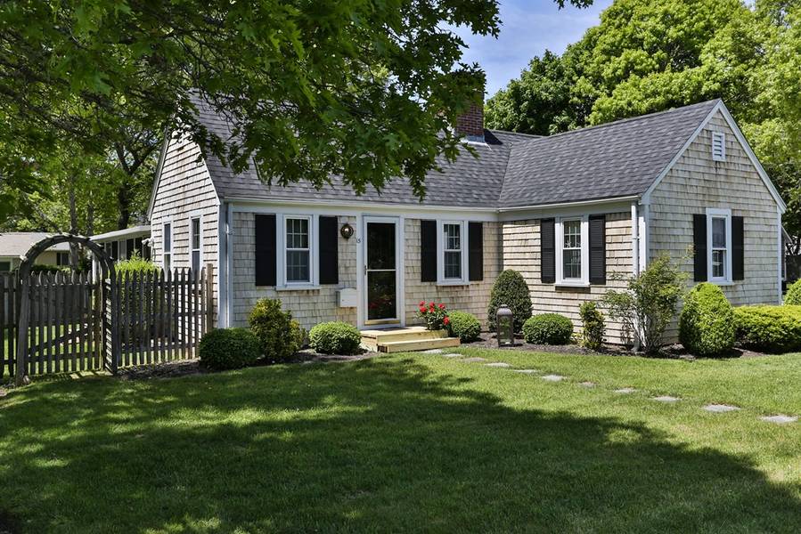 15 Massachusetts Ave, Yarmouth, MA 02673