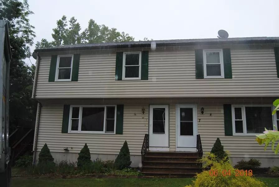 7 Ascension St #7, Blackstone, MA 01504