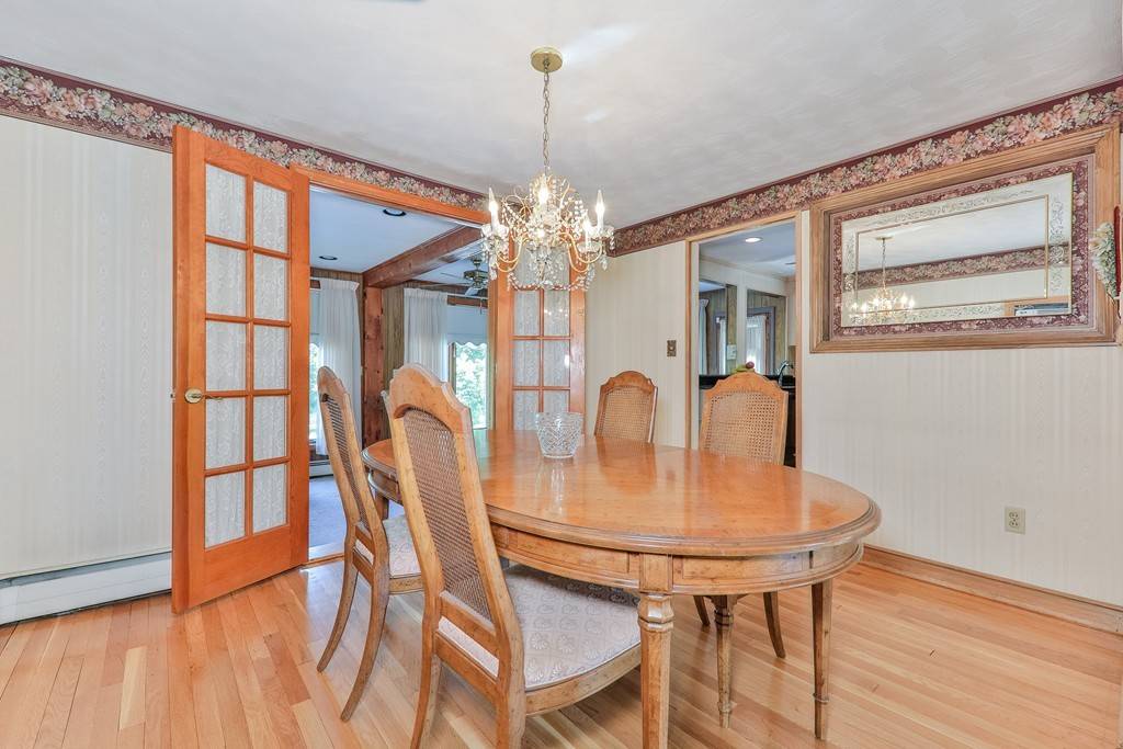 Dedham, MA 02026,280 Greenlodge St