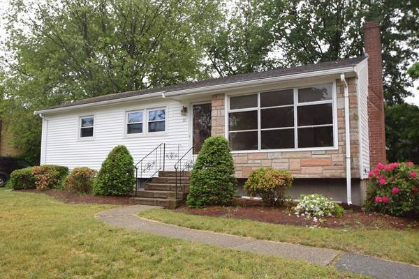 20 Devine Rd,  Randolph,  MA 02368