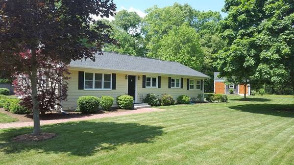 81 Adams St, Medfield, MA 02052