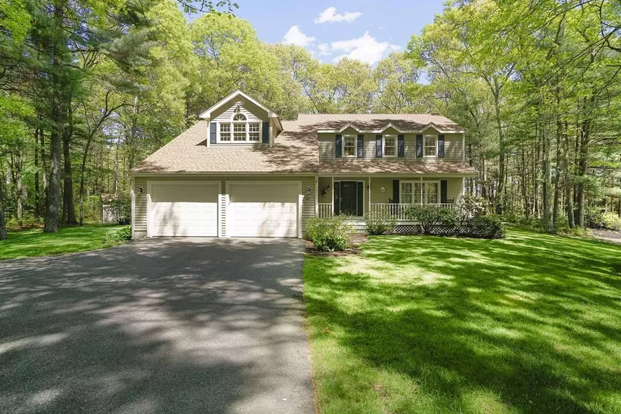 25 Fairway Ln, Pembroke, MA 02359