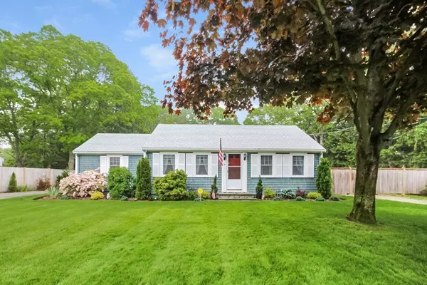 74 Station Ave, Yarmouth, MA 02664