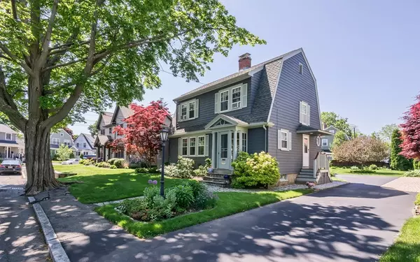 23 Oak Street, Marblehead, MA 01945