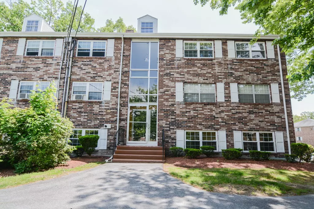 North Andover, MA 01845,45 Edgelawn Avenue #5