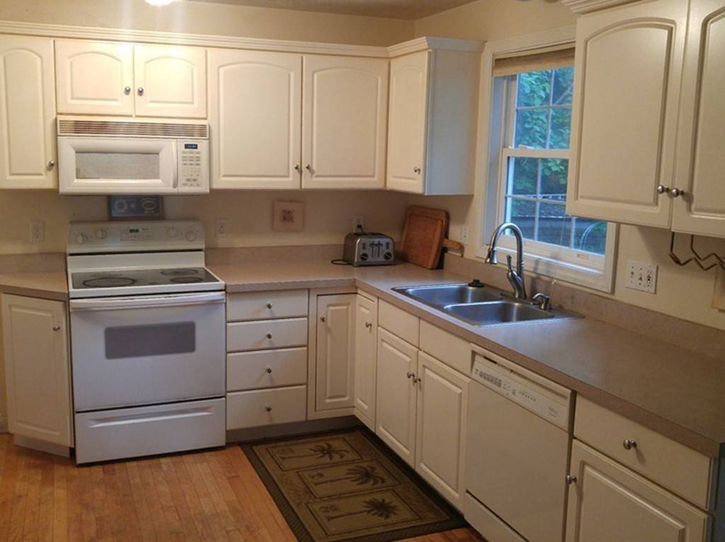 117 Hayward St, Hopkinton, MA 01748