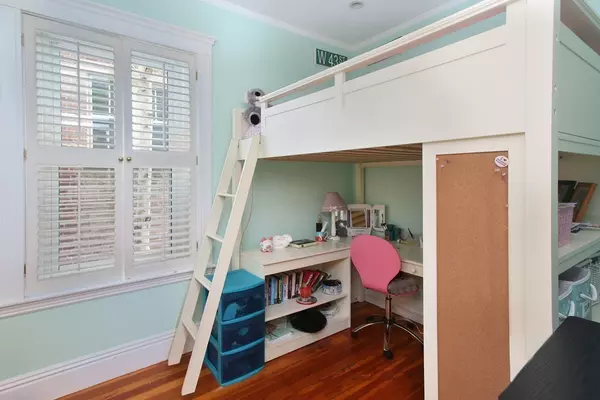 Brookline, MA 02446,183 Babcock St #1