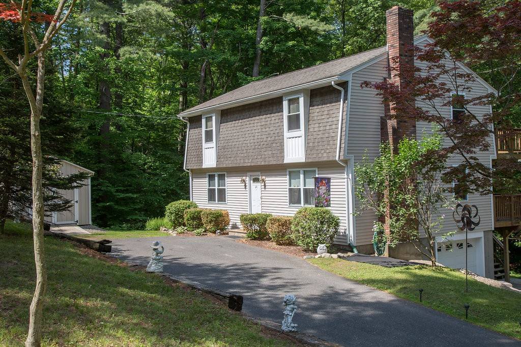 21 Warren Wright Rd, Belchertown, MA 01007