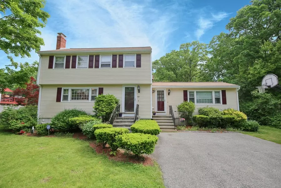 182 Maple St, Tewksbury, MA 01876