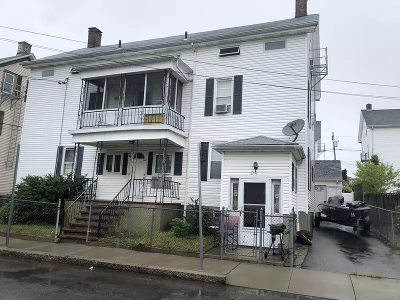 28 Platt St, Fall River, MA 02723