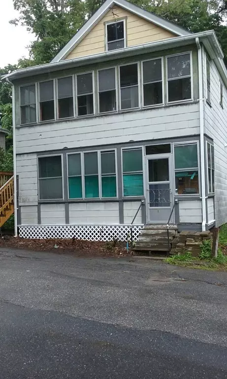 11 Myrtle St, Clinton, MA 01510