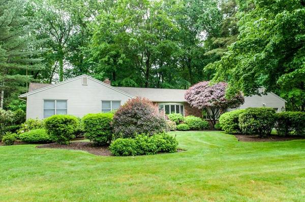 389 Inverness Lane, Longmeadow, MA 01106