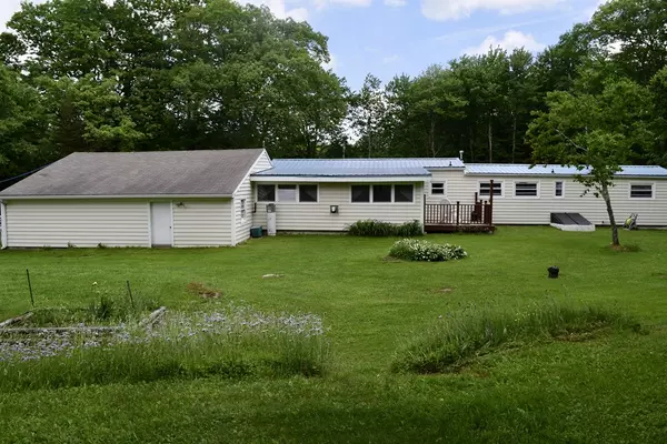 Huntington, MA 01050,78 Searle Rd