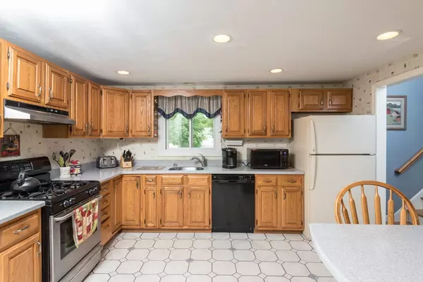 Hanson, MA 02341,736 Whitman St