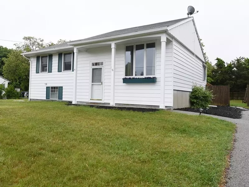 16 Pierce Rd, Marshfield, MA 02050