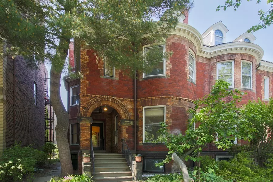 1762 Beacon St, Brookline, MA 02445