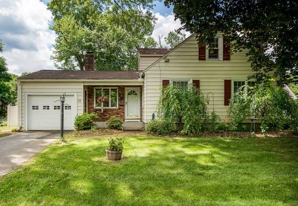 28 Donamor Ln, East Longmeadow, MA 01028