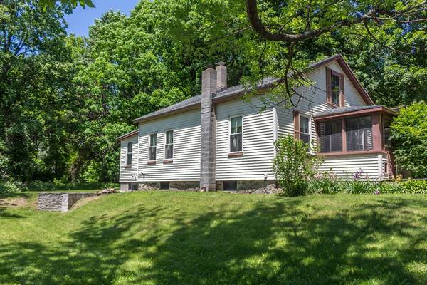 17 Pleasantview Avenue, Lunenburg, MA 01462