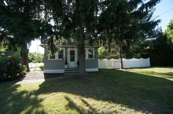 Medfield, MA 02052,39 Dale Street