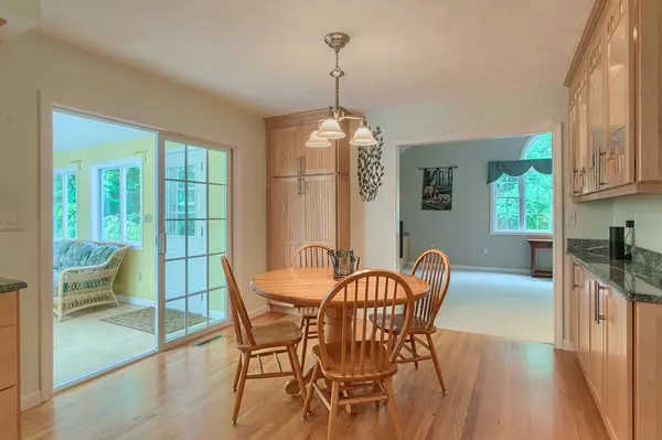 Chelmsford, MA 01824,8 Hostler Rd