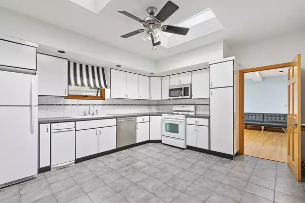 Boston, MA 02128,9 Breed Street #3