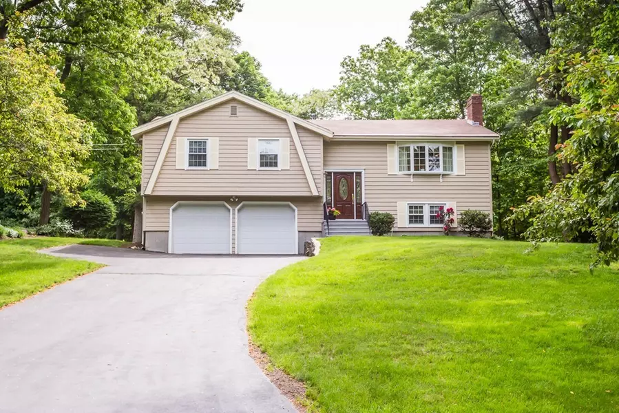 39 Longbow (Long Bow), Danvers, MA 01923