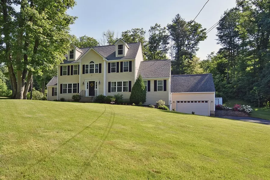 82 Fairview Park Rd, Sturbridge, MA 01566