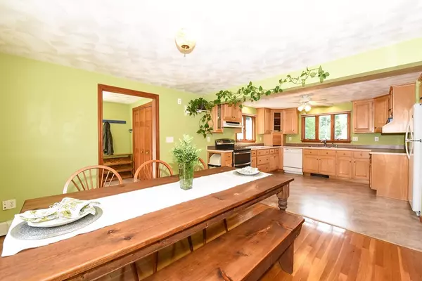 Chelmsford, MA 01824,4 E Sheppard Ln