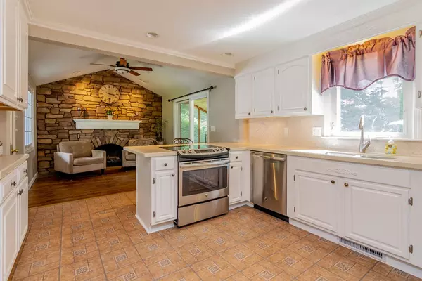 Southwick, MA 01077,249 Vining Hill Rd