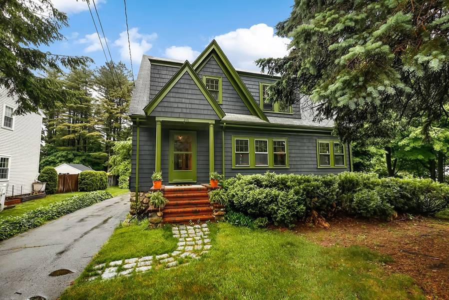 316 Fisher St, Walpole, MA 02081