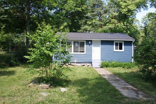 11 Summit Avenue, Lakeville, MA 02347