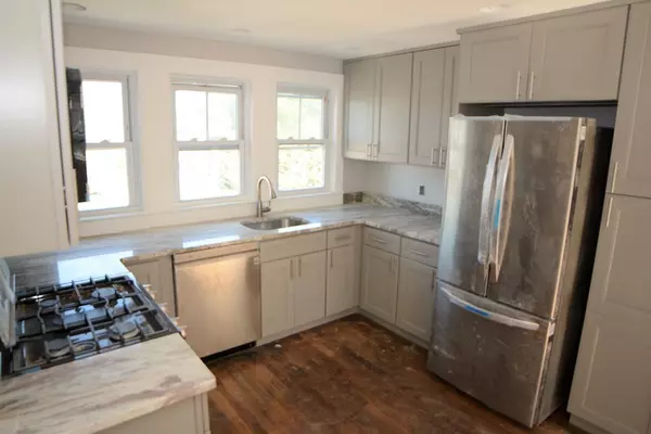 Salem, MA 01970,76 Leach St #3