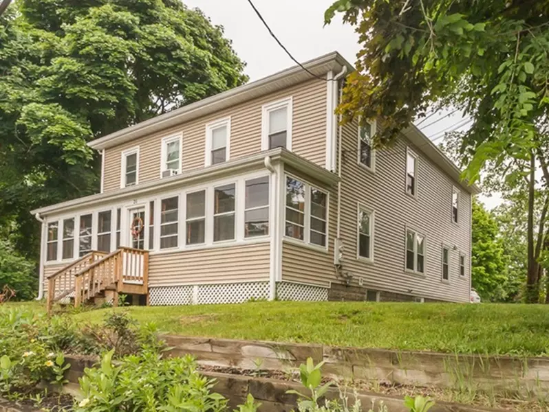 21 Topsfield Road, Ipswich, MA 01938