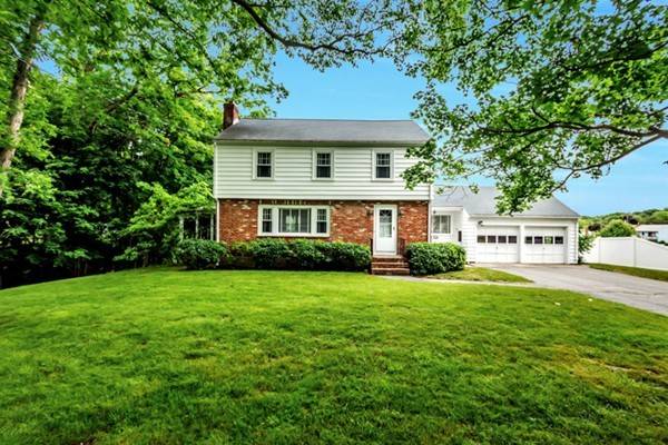 37 Poole St, Woburn, MA 01801