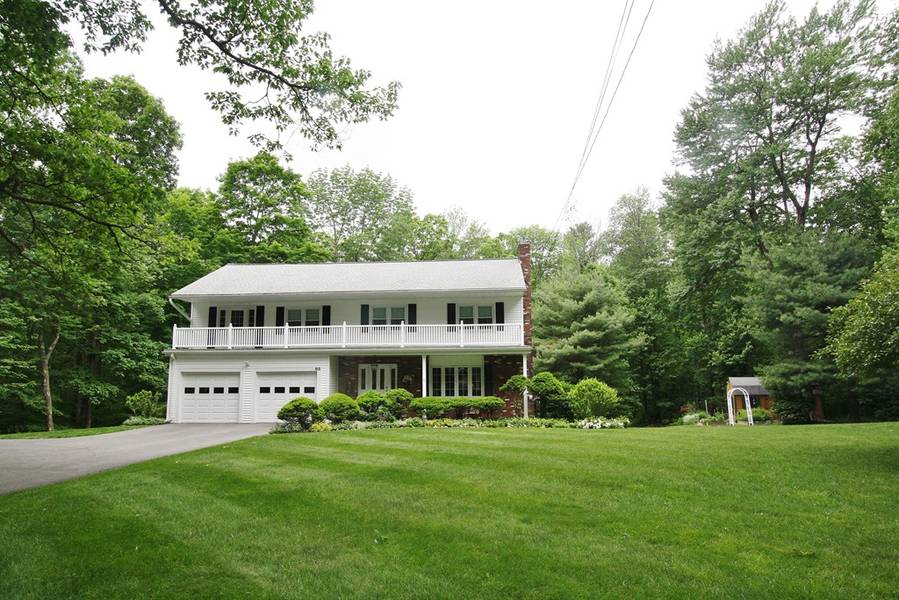 68 Benjamin Rd, Shirley, MA 01464