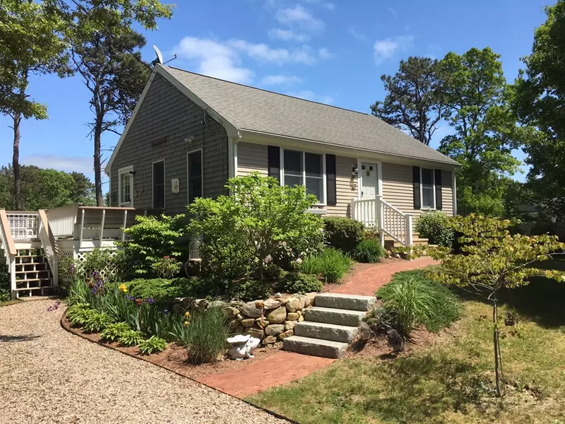 28 Adams Rd, Yarmouth, MA 02673