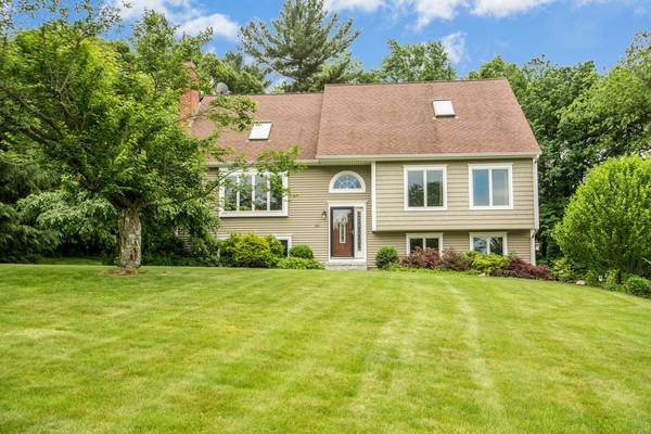 36 Dudley Lane, Sutton, MA 01590