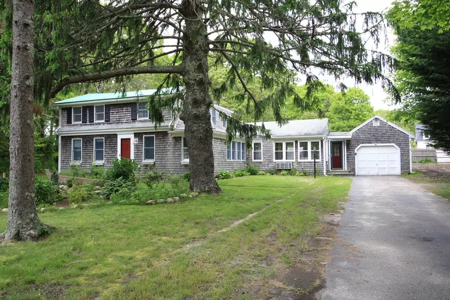 70 Old Main St, Yarmouth, MA 02664