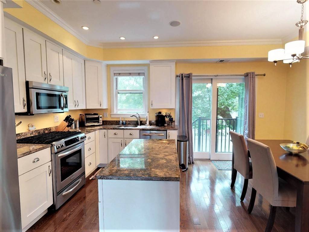 Boston, MA 02127,257 W 3rd #2