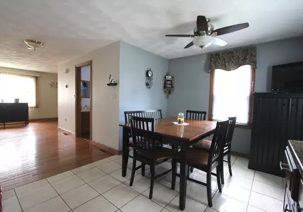 Lowell, MA 01852,49 Oak Knoll Rd