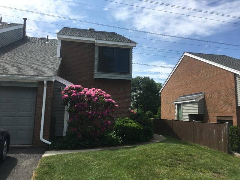 16 Rosewood Drive #18-04, Stoughton, MA 02072